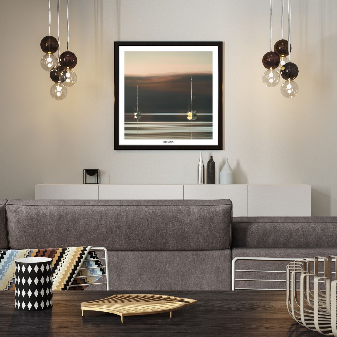 salon-idee-deco-cadre-photo-bateaux-jaunes